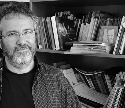 Semih Çelenk Yalınlaşma Çabası İnsanın Özüne Dönme Çabasıdır